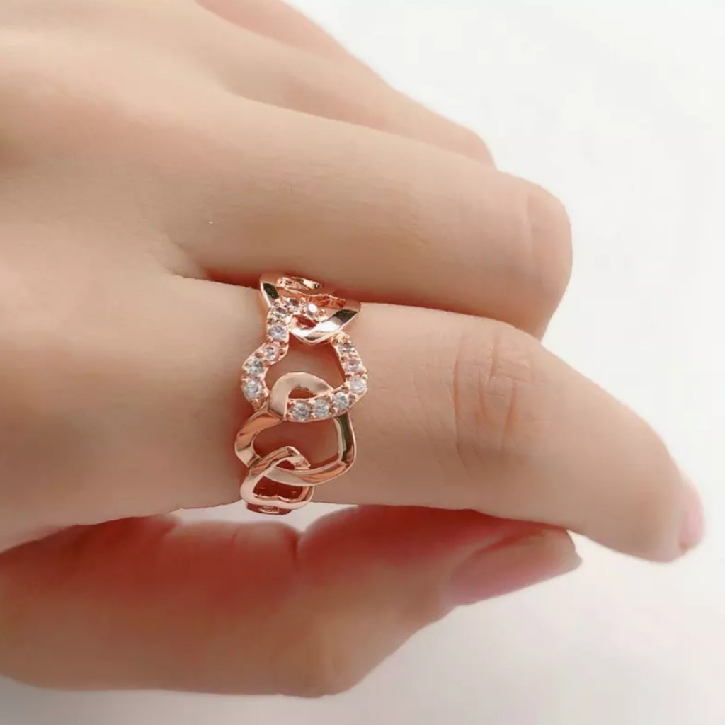 Five Interlocking Hearts Ring